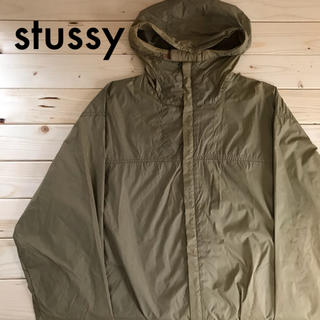 STUSSY - ステューシー マウンテンパーカー ベージュ Mの通販｜ラクマ
