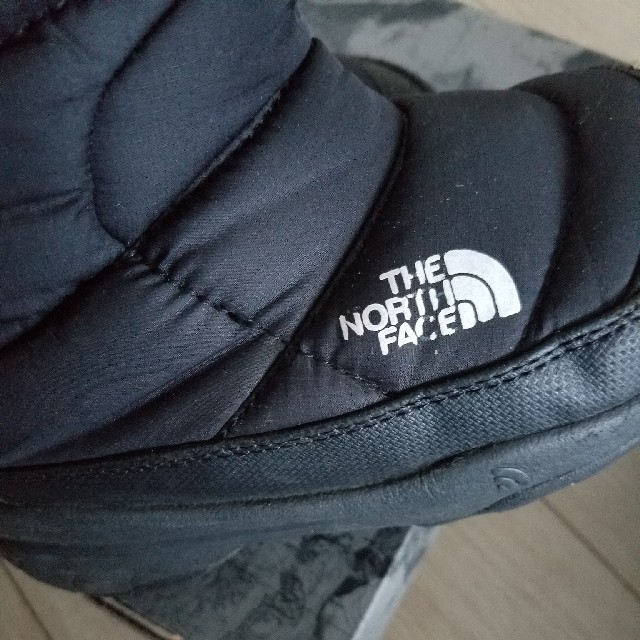 THE NORTH FACE(ザノースフェイス)のノースフェイス18cm キッズ/ベビー/マタニティのキッズ靴/シューズ(15cm~)(スニーカー)の商品写真