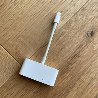 アップル(Apple)のApple Lightning - VGAアダプタ(映像用ケーブル)