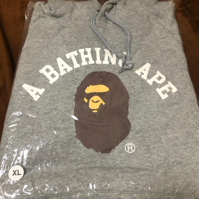 A BATHING APE パーカー　灰色