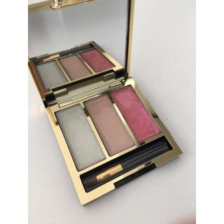 エスティローダー(Estee Lauder)の未使用　エスティローダー　デラックスピュアカラーグロスパレッド　リップ　コンパク(口紅)