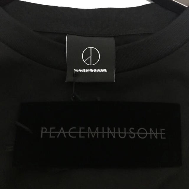 PEACEMINUSONE(ピースマイナスワン)のPMOコラボティシャツ 黒+クリップ緑 メンズのトップス(Tシャツ/カットソー(半袖/袖なし))の商品写真