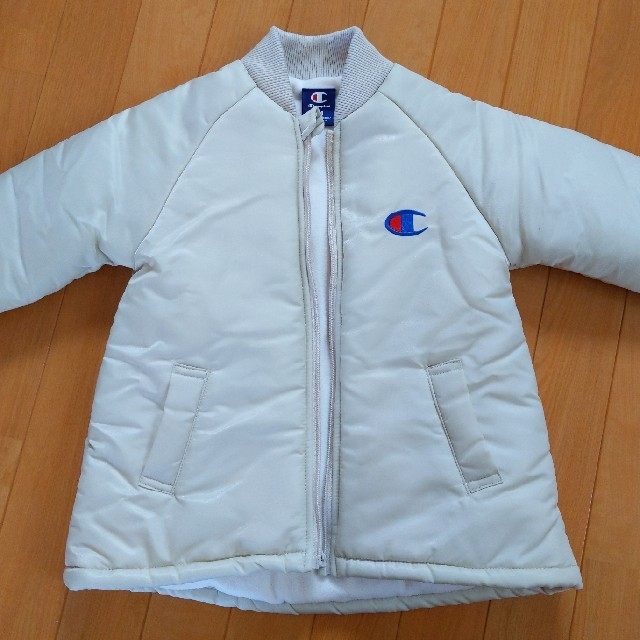 Champion(チャンピオン)の●限定値下げ●【新品】Champion女児アウター キッズ/ベビー/マタニティのキッズ服女の子用(90cm~)(ジャケット/上着)の商品写真