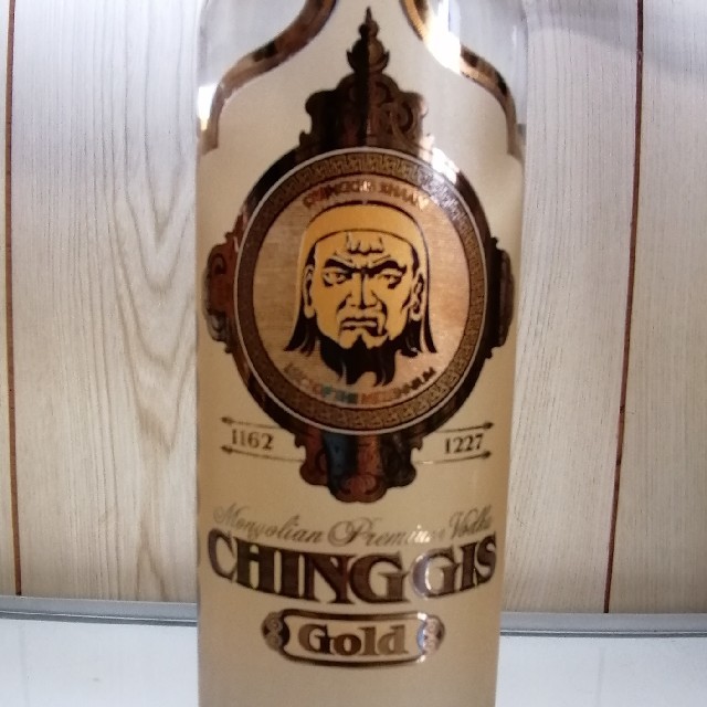 モンゴル最高級ウォッカ『CHINGGIS GOLD』の通販 by ポロン 8/6 モンゴル最高級ウォッカ『CHINGGIS GOLD』の通販 by ポロン 8/6