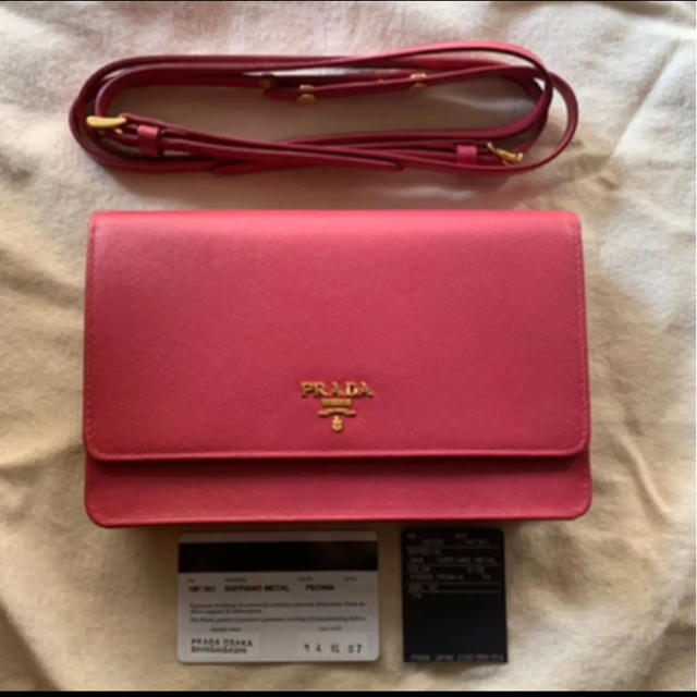 PRADA(プラダ)の専用⭐︎PRADA ショルダーウォレット　財布 レディースのファッション小物(財布)の商品写真