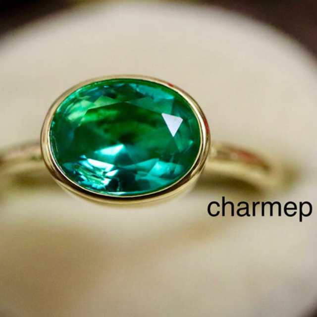 高品質＊インドジュエリー風エメラルドグリーンのストーンのゴールドカラーリング指輪 レディースのアクセサリー(リング(指輪))の商品写真