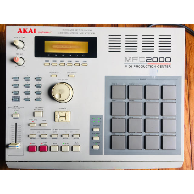 【★名機】アカイ AKAI MPC2000 クリーニング済み