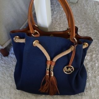 マイケルコース(Michael Kors)のマイケル　コース/MICHAEL KORS紺色バッグ(ショルダーバッグ)