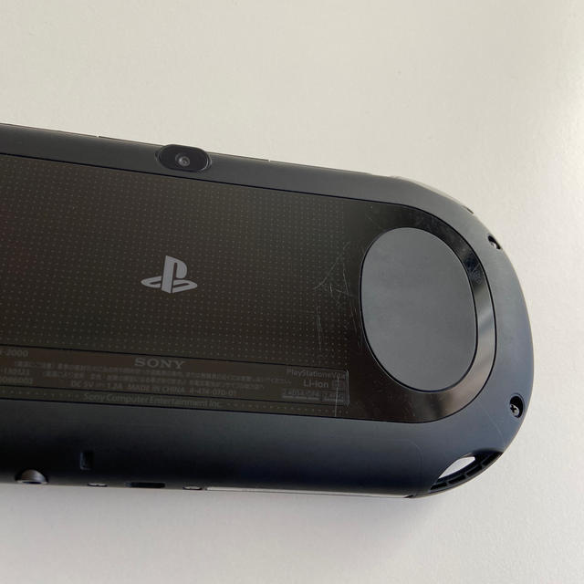 SONY(ソニー)の【メモリーカード、ソフト付き】SONY ps-vita 2000 ブラック エンタメ/ホビーのゲームソフト/ゲーム機本体(家庭用ゲームソフト)の商品写真