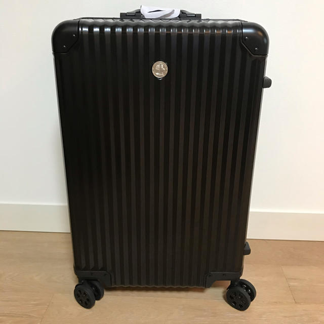 RIMOWA(リモワ)の非売品☆メルセデスベンツAMG キャリーケース☆スーツケース メンズのバッグ(トラベルバッグ/スーツケース)の商品写真