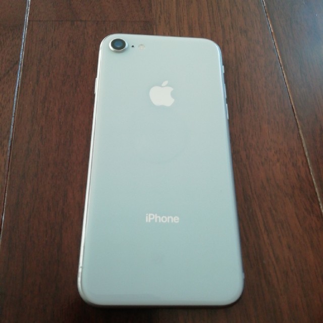 スマートフォン/携帯電話iPhone 8  Silver 64 GB SIMフリー