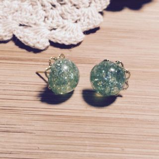 グリーンキラキラピアス(ピアス)