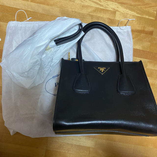 PRADA(プラダ)のフィレンツェアウトレット購入　プラダトートバッグ レディースのバッグ(トートバッグ)の商品写真