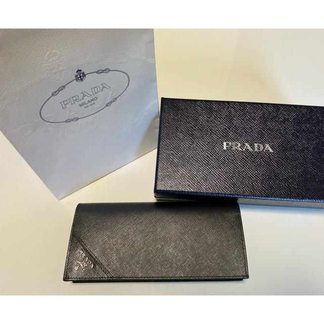 PRADA 長財布