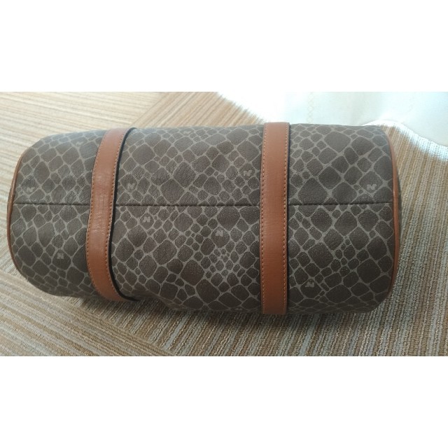 NINA RICCI - ニナリッチ丸型バッグの通販 by Mofe's shop NINA RICCI - ニナリッチ丸型バッグの通販 by Mofe's shop