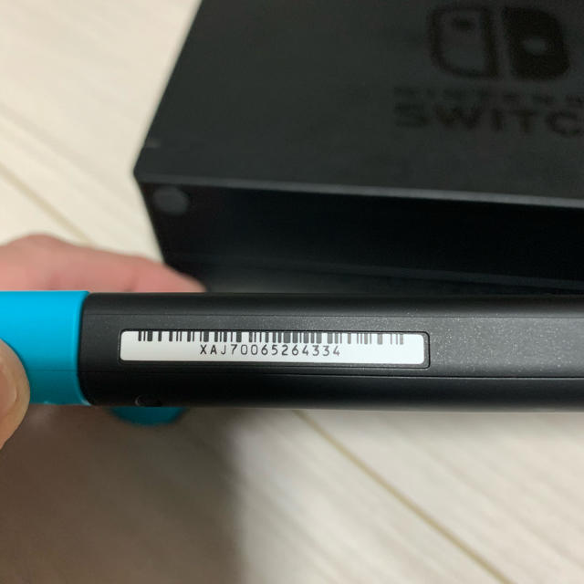 任天堂(ニンテンドウ)のSwitch 本体のみ エンタメ/ホビーのゲームソフト/ゲーム機本体(家庭用ゲーム機本体)の商品写真