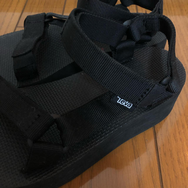 Teva(テバ)のteva ハリケーン 厚底 レディースの靴/シューズ(サンダル)の商品写真