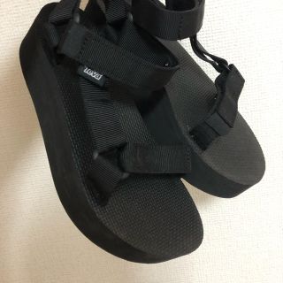 テバ(Teva)のteva ハリケーン 厚底(サンダル)