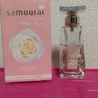 サムライ(SAMOURAI)のサムライウーマン ホワイトローズ 40ml(香水(女性用))