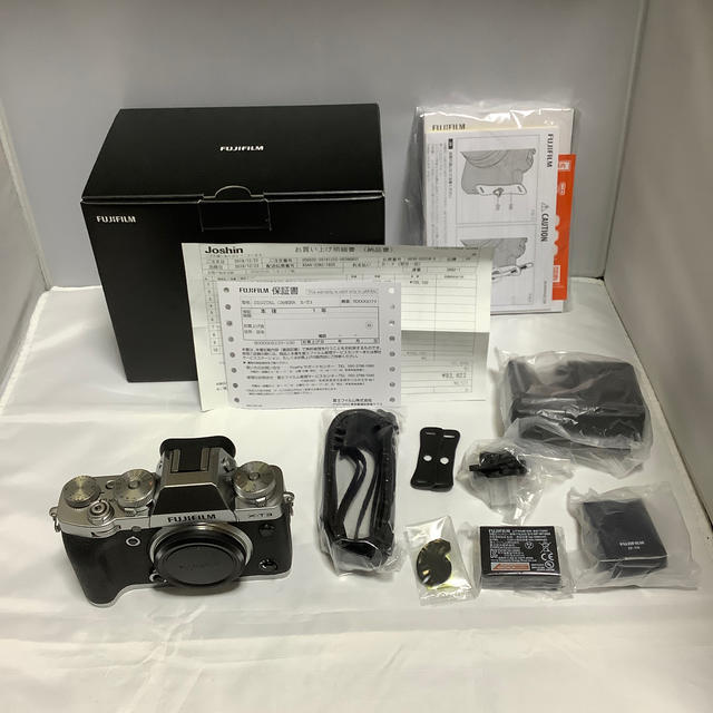 FUJI FILM X−T3 美品 22年5月新品購入品075倍液晶モニターサイズ