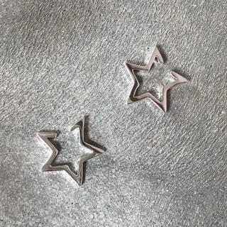 ザラ(ZARA)のStar silver earcuff No.80(イヤーカフ)