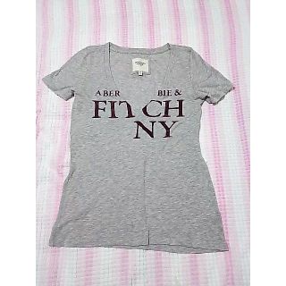 アバクロンビーアンドフィッチ(Abercrombie&Fitch)の☆Abercrombie&Fitch アバクロ　ロゴＴシャツ☆送料無料(Tシャツ(半袖/袖なし))