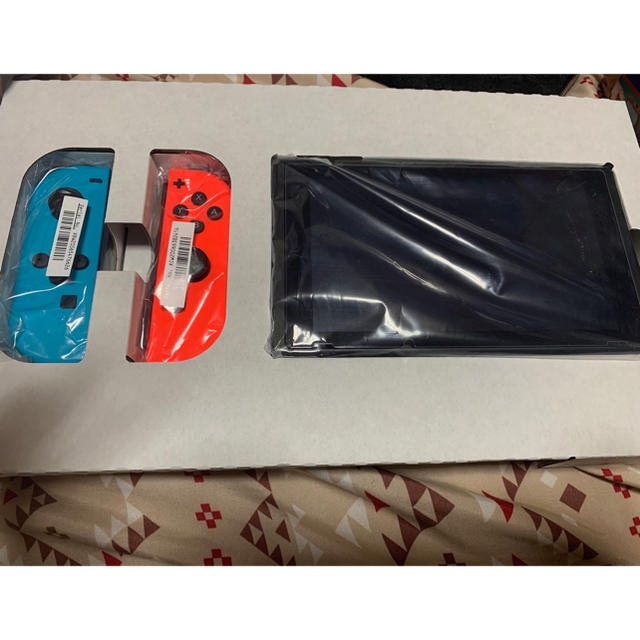 Nintendo Switch ニンテンドー スイッチ 新型 ほぼ未使用エンタメホビー