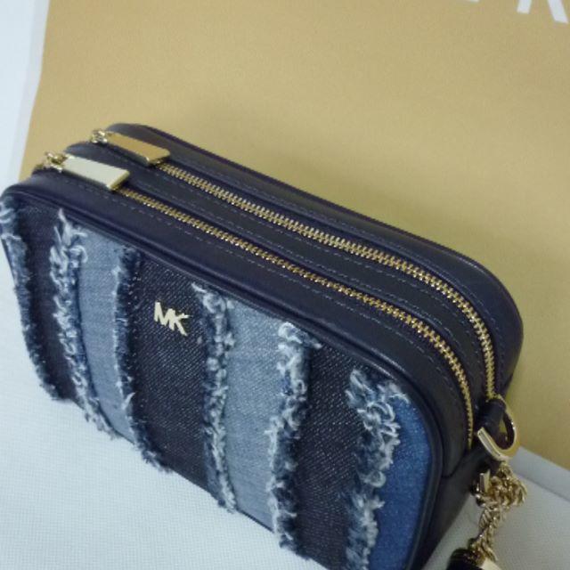 Michael Kors(マイケルコース)のデニム好き集合！新品 正規品 SM CAMERA BAG DENIM MULTI レディースのバッグ(ショルダーバッグ)の商品写真