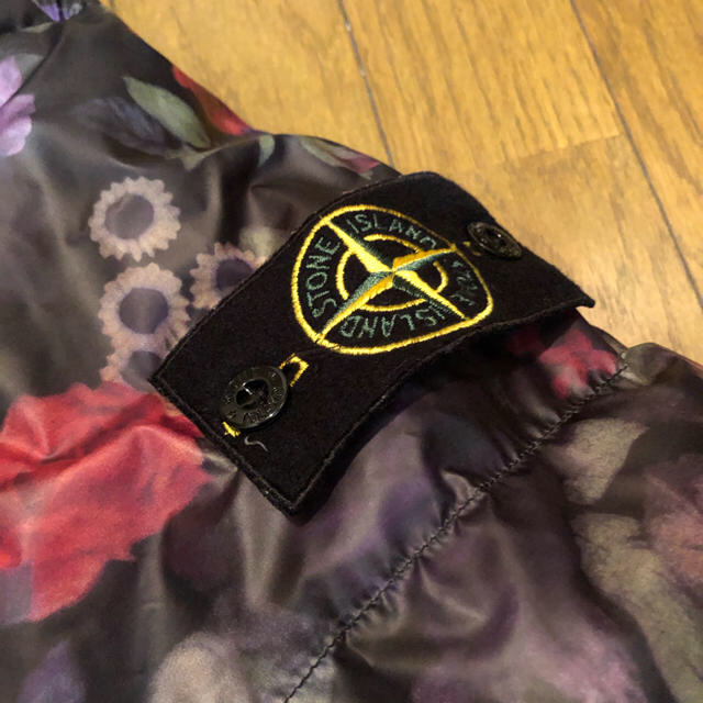 Supreme(シュプリーム)のsupreme stone island シュプリーム ストーンアイランド  メンズのジャケット/アウター(ダウンジャケット)の商品写真