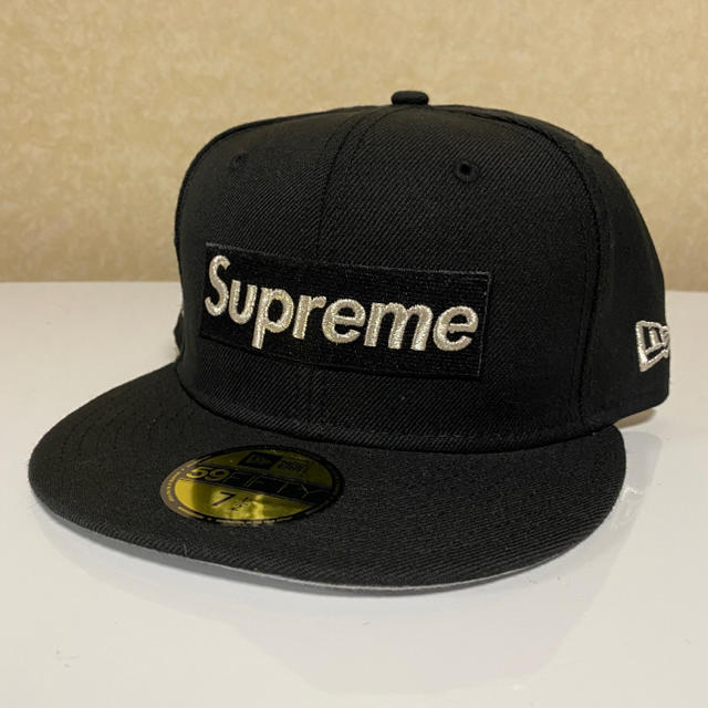 Supreme(シュプリーム)のSupreme $1M Metallic Box Logo New Era メンズの帽子(キャップ)の商品写真