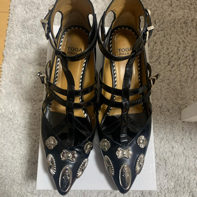 TOGA PULLA パンプス 【お買得!】 www.gold-and-wood.com