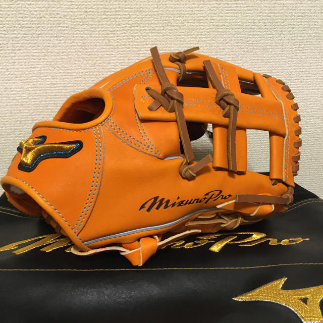 MIZUNO(ミズノ)のミズノプロ　30周年　限定グラブ　軟式　新品 スポーツ/アウトドアの野球(グローブ)の商品写真