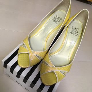 シンシアローリー(Cynthia Rowley)の《シンシアローリー 》ヒール パンプス イエロー 春夏(ハイヒール/パンプス)