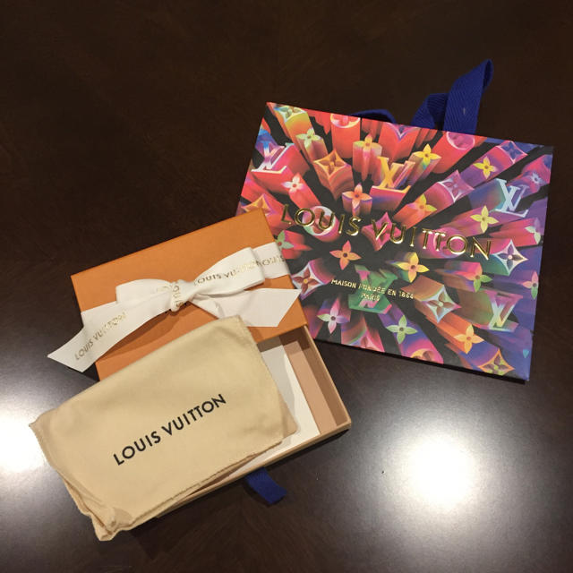 LOUIS VUITTON(ルイヴィトン)のLV LOUIS VUITTON ルイヴィトン 空箱 ショッピングバッグ レディースのバッグ(ハンドバッグ)の商品写真