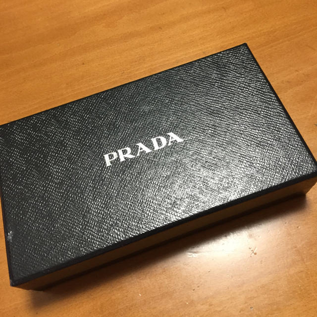 PRADA(プラダ)のプラダケース インテリア/住まい/日用品の日用品/生活雑貨/旅行(その他)の商品写真