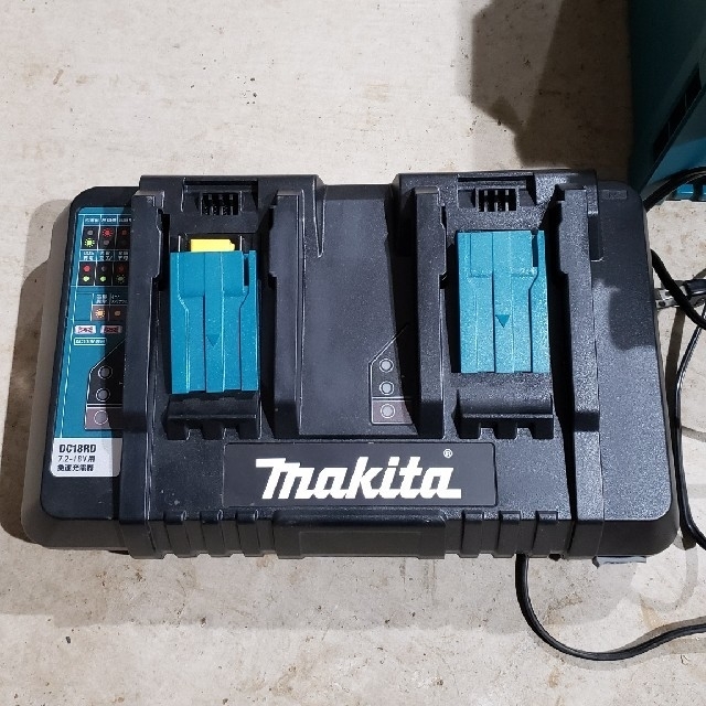 Makita - makita 18V 6.0A ×3個 2個口充電器 ケースの通販 by ムニー's shop｜マキタならラクマ