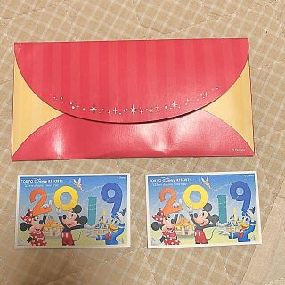 ディズニー(Disney)のディズニー　Disney パークチケット　2枚(遊園地/テーマパーク)