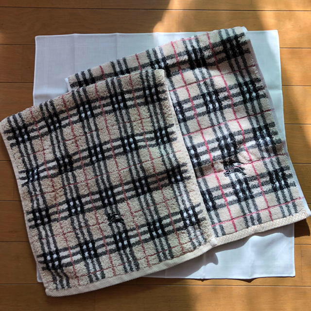 BURBERRY(バーバリー)のバーバリー★フェイスタオル★新品★未使用★美品★2枚セット★ノバチェック インテリア/住まい/日用品の日用品/生活雑貨/旅行(日用品/生活雑貨)の商品写真