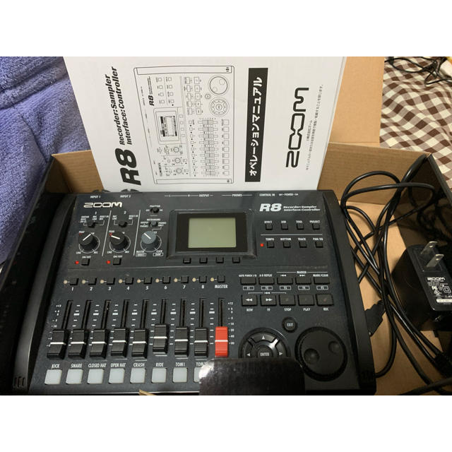 MTR ZOOM R8 （箱あり、説明書あり）