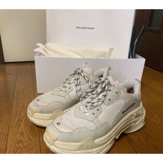 バレンシアガ(Balenciaga)のバレンシアガ トリプルs ホワイト イタリア製 41(スニーカー)