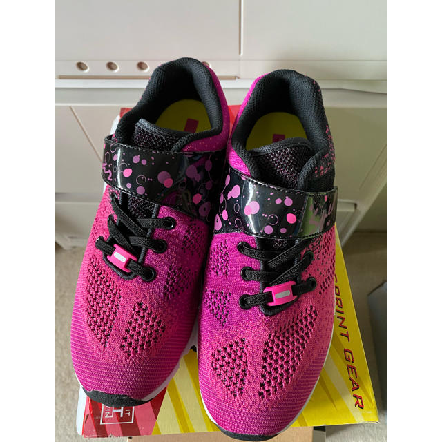 MIZUNO(ミズノ)の●新品女子シューズ/22.5メチャ軽陸上レーサー キッズ/ベビー/マタニティのキッズ靴/シューズ(15cm~)(スニーカー)の商品写真