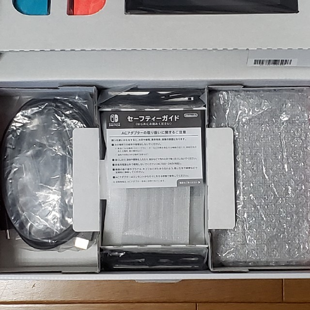 Nintendo Nintendo Switch 本体 ネオンブルーの通販 by ごえもん's shop｜ニンテンドースイッチならラクマ Switch - 新モデル 超特価安い