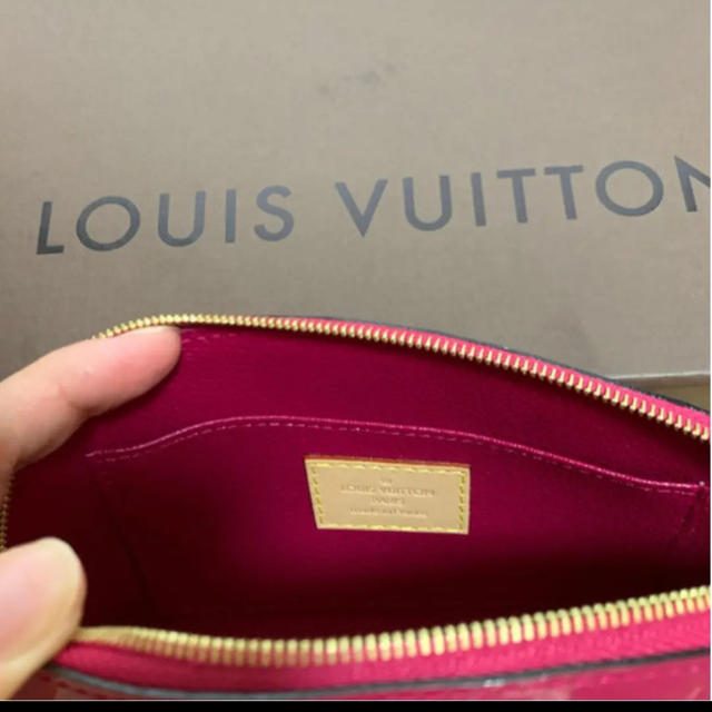 LOUIS VUITTON(ルイヴィトン)の★様取り置き中！ルイヴィトン　ポーチ レディースのファッション小物(ポーチ)の商品写真