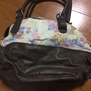 マウジー(moussy)のmoussy 花柄 バッグ(ショルダーバッグ)