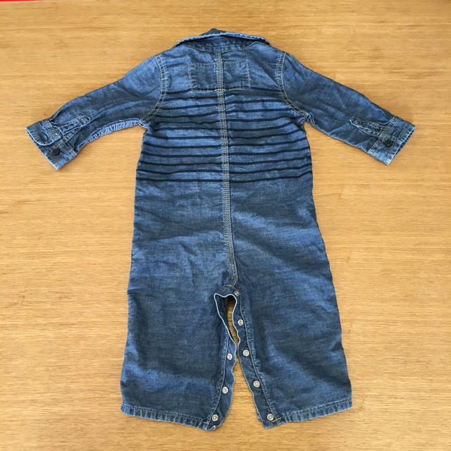 babyGAP(ベビーギャップ)のbabyGap デニムロンパ 80 キッズ/ベビー/マタニティのベビー服(~85cm)(ロンパース)の商品写真