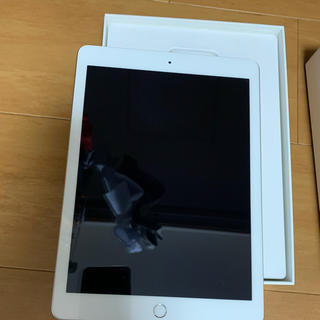 アイパッド(iPad)のiPad第5世代　Wi-Fi＋cellularモデル　専用(iPadケース)