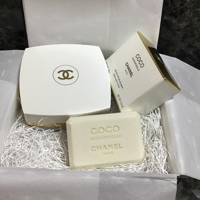 CHANEL ココ マドマゼル  ボディパウダー＆ザヴォンセット　新品未使用‼️