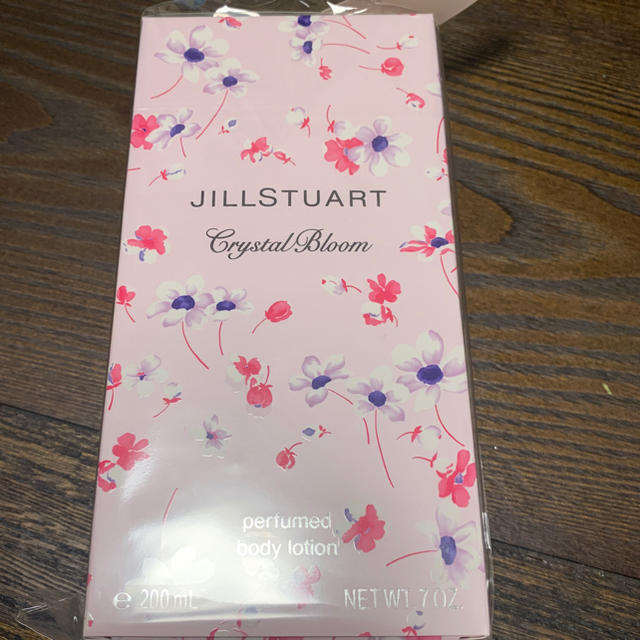 JILLSTUART(ジルスチュアート)のジルスチュアート！クリスタルブルーム！ボディローション！ コスメ/美容のボディケア(ボディローション/ミルク)の商品写真