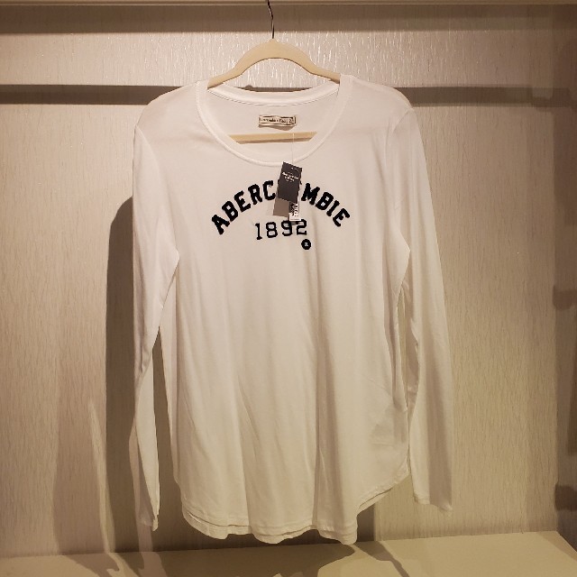 Abercrombie&Fitch(アバクロンビーアンドフィッチ)のabercrombie&fitch Tシャツ 長袖 XLサイズ レディースのトップス(Tシャツ(長袖/七分))の商品写真