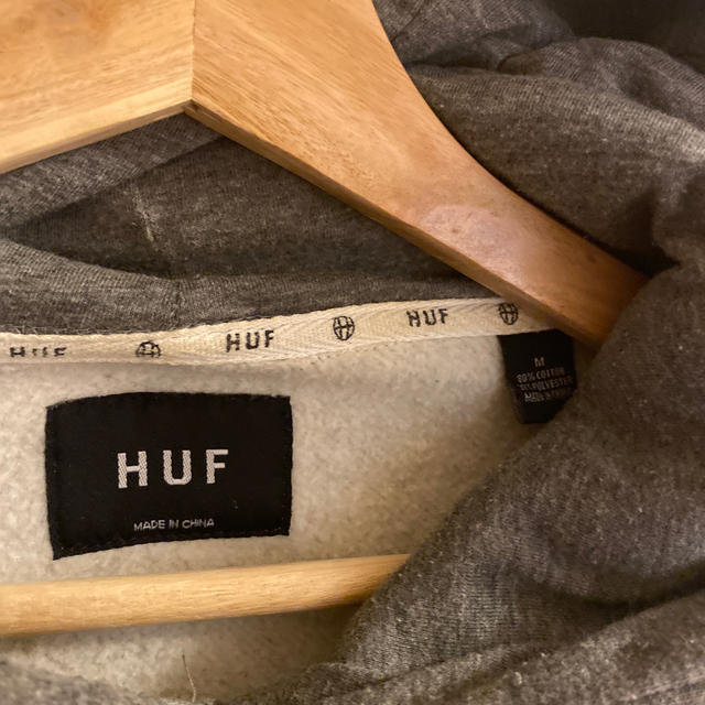 HUF(ハフ)のHUF パーカー　Ｍサイズ メンズのトップス(パーカー)の商品写真